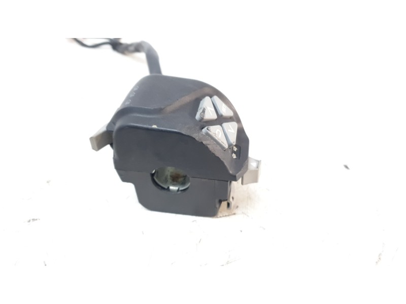 Recambio de piña luces izquierda para ktm 125 duke 125 duke referencia OEM IAM 93011070000  