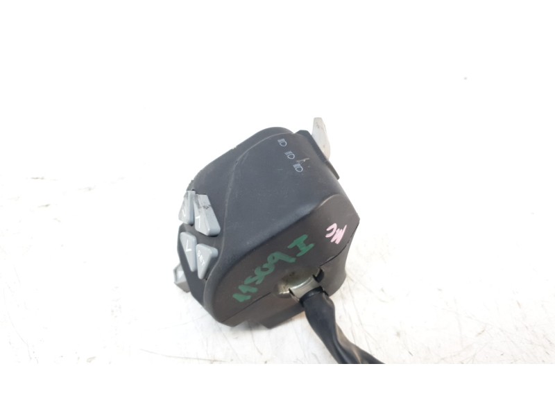 Recambio de piña luces izquierda para ktm 125 duke 125 duke referencia OEM IAM 93011070000  