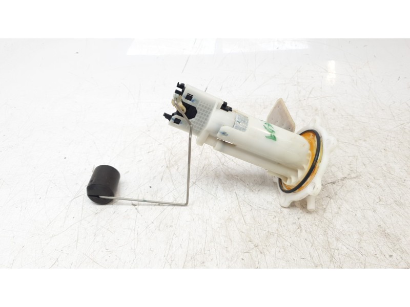 Recambio de bomba combustible para ktm 125 duke 125 duke referencia OEM IAM 93307088000  
