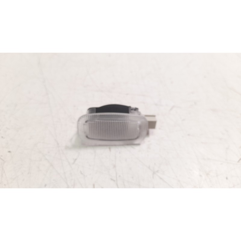 Recambio de luz interior para mercedes-benz clase gl (x166) gl 350 bluetec 4matic (166.824) referencia OEM IAM A0028202101  