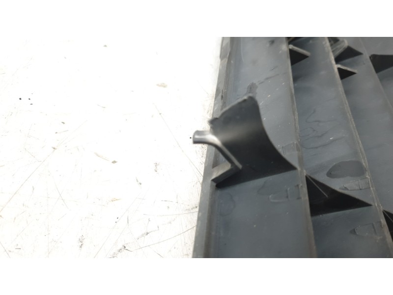 Recambio de rejilla delantera para citroën c15 furgoneta/monovolumen (vd_) 1.8 d referencia OEM IAM 9612999177  