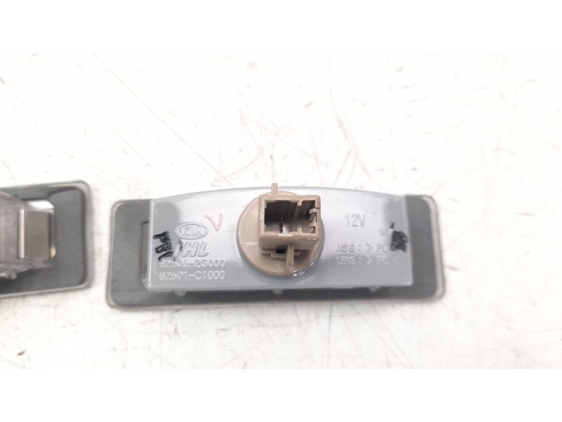 Recambio de piloto matricula para hyundai tucson 1.6 crdi cat referencia OEM IAM 925012G000  