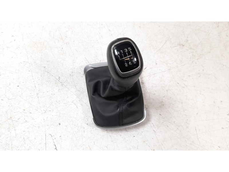 Recambio de pomo palanca cambio para hyundai kona 1.0 tgdi cat referencia OEM IAM 84654J9MA0  