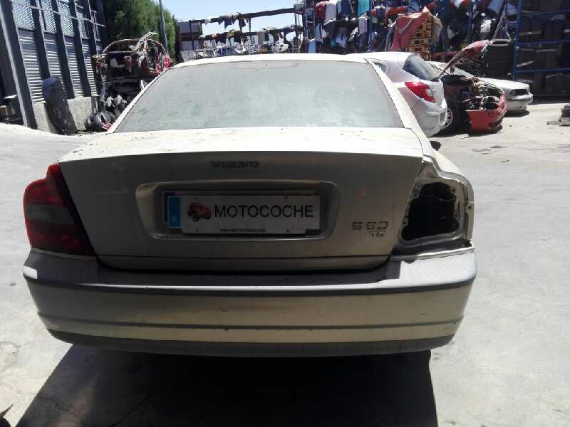 volvo s80 berlina del año 2000