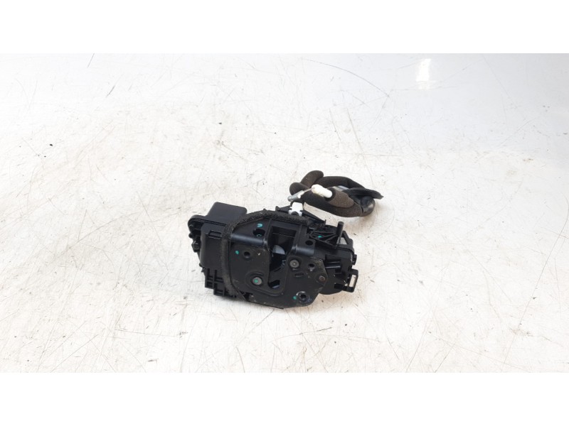 Recambio de cerradura puerta trasera izquierda para byd atto 3 ev referencia OEM IAM SC2EM6205200  