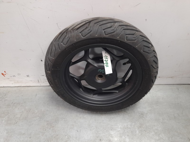 Recambio de llanta trasera para honda pcx 125 referencia OEM IAM 42650K1YD10ZA  