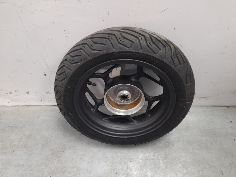 Recambio de llanta trasera para honda pcx 125 referencia OEM IAM 42650K1YD10ZA  