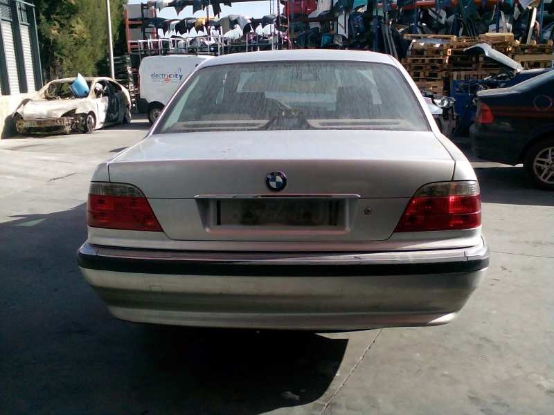 bmw serie 7 (e38) del año 2000