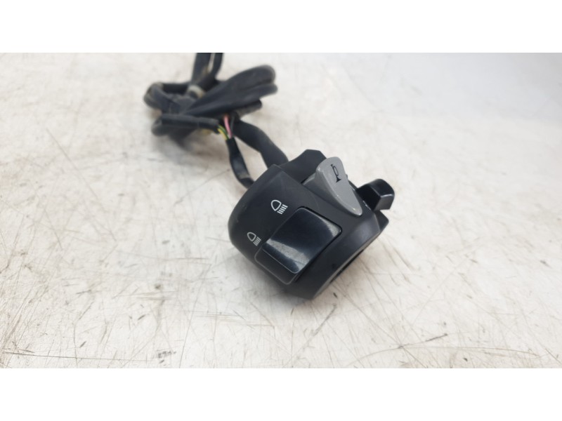 Recambio de piña luces izquierda para honda pcx 125 pcx 125 referencia OEM IAM 35200K1YD12  