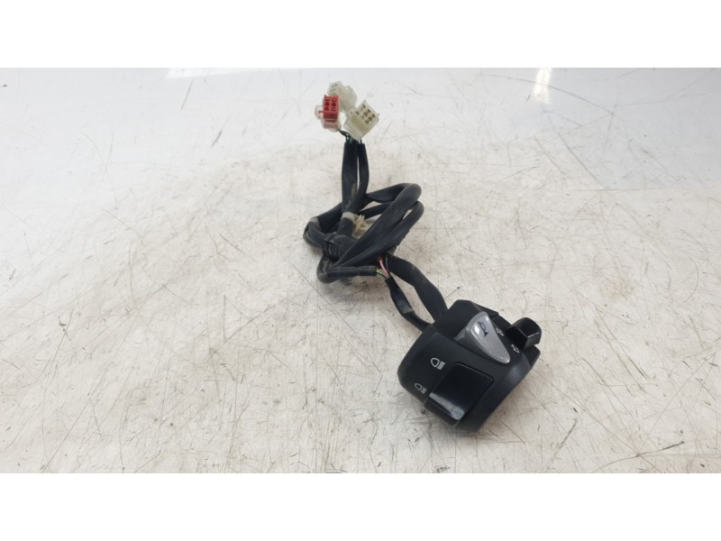 Recambio de piña luces izquierda para honda pcx 125 pcx 125 referencia OEM IAM 35200K1YD12  