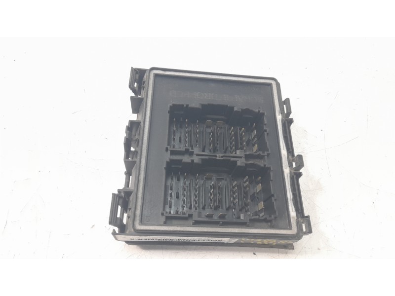 Recambio de caja reles / fusibles para ford kuga titanium referencia OEM IAM LX6T14D068  
