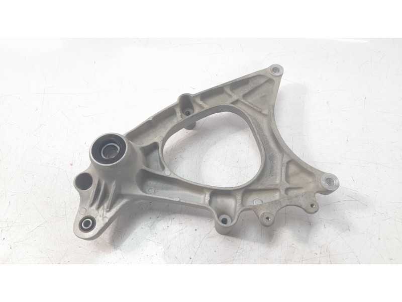 Recambio de basculante para honda pcx 125 pcx 125 referencia OEM IAM 52100K1YD10  
