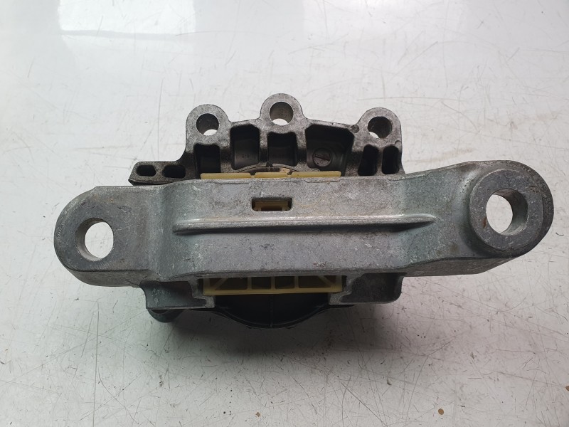 Recambio de soporte motor derecho para ford kuga titanium referencia OEM IAM LX616F012EB 586850 