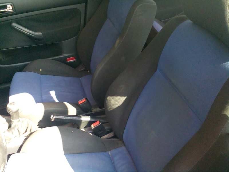 volkswagen golf iv berlina (1j1) del año 2001