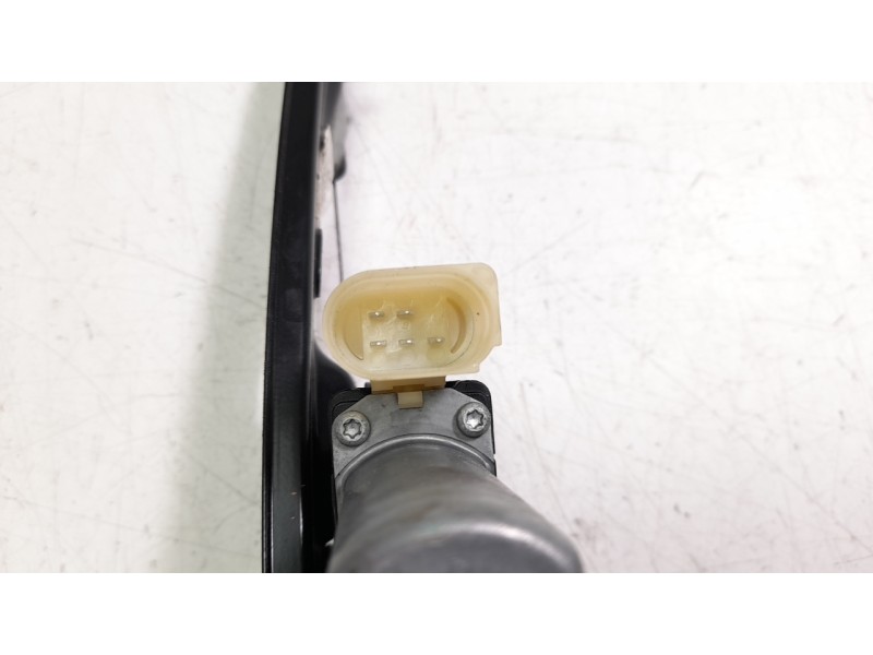 Recambio de elevalunas trasero derecho para bmw 1 (f20) 118 d referencia OEM IAM 51357281884  