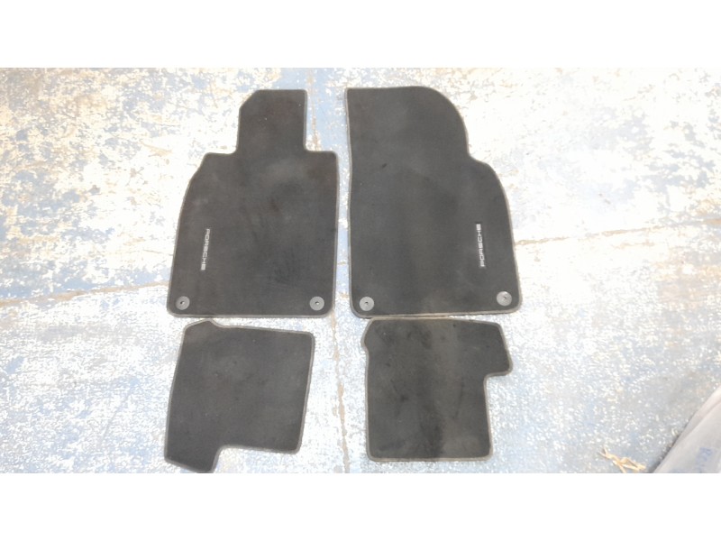 Recambio de juego alfombrillas para porsche 911 (typ 991) carrera 4s referencia OEM IAM 99155161310G75  