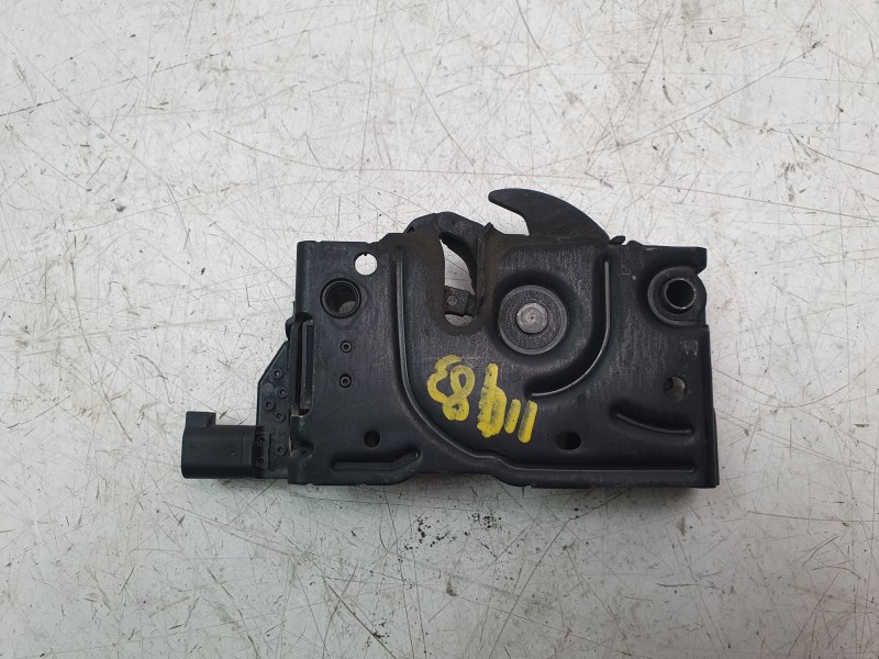 Recambio de cerradura capo para ford kuga titanium referencia OEM IAM 2545946 LJ6A16700AC 