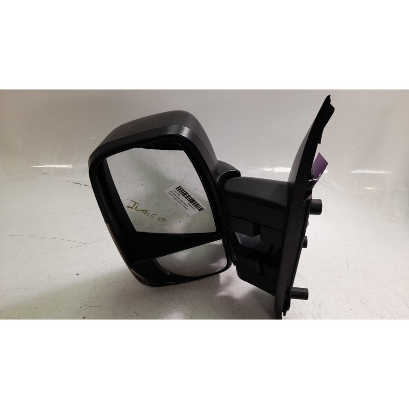 Recambio de retrovisor izquierdo para iveco daily furgón 2.3 diesel referencia OEM IAM 9802495911  1050974014 , 21421401 , FT950