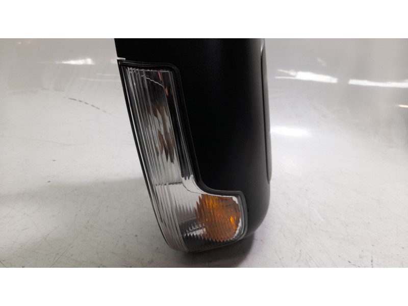 Recambio de retrovisor derecho para iveco daily furgón 2.3 diesel referencia OEM IAM 5802495904  1050974013 , FT9507003 , 214214