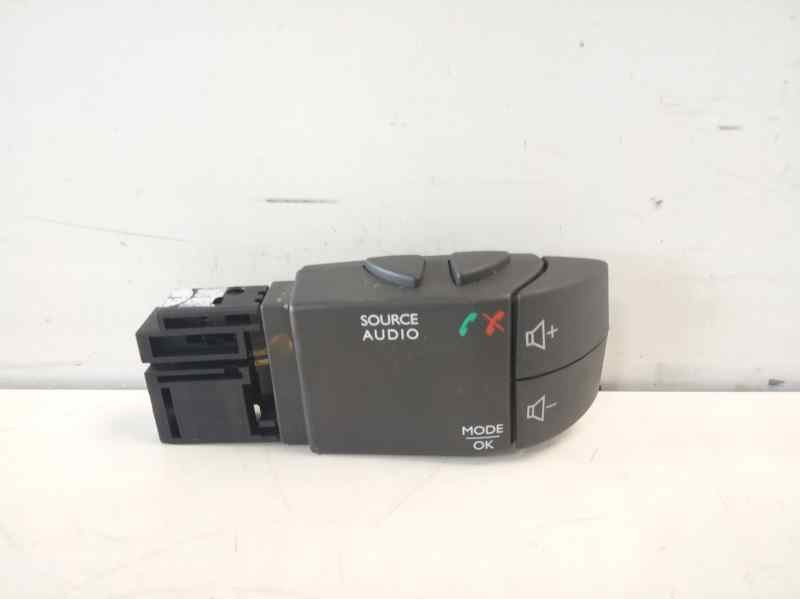 Recambio de mando multifuncion para renault twingo iii luxe referencia OEM IAM 255522448R  