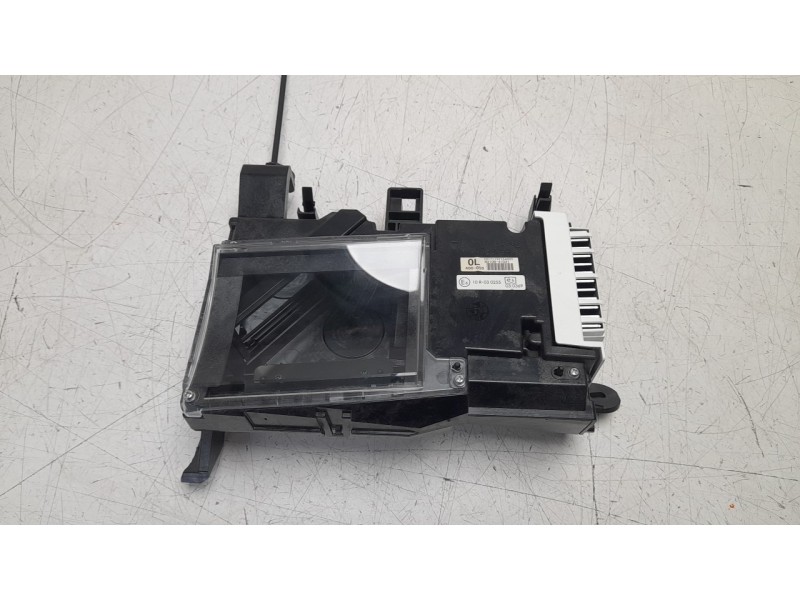 Recambio de pantalla multifuncion para toyota prius+ advance referencia OEM IAM 766491470  