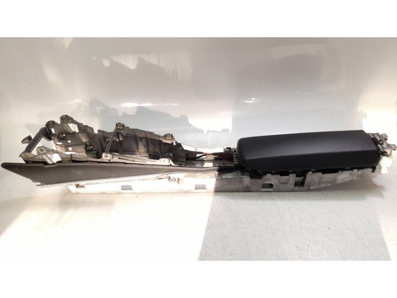 Recambio de apoyabrazos central para porsche 911 (typ 991) carrera 4s referencia OEM IAM 99155323100A11  