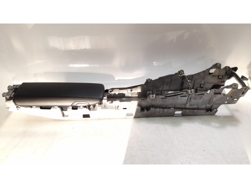 Recambio de apoyabrazos central para porsche 911 (typ 991) carrera 4s referencia OEM IAM 99155323100A11  