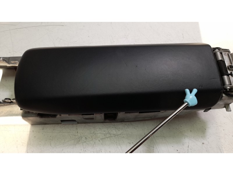 Recambio de apoyabrazos central para porsche 911 (typ 991) carrera 4s referencia OEM IAM 99155323100A11  