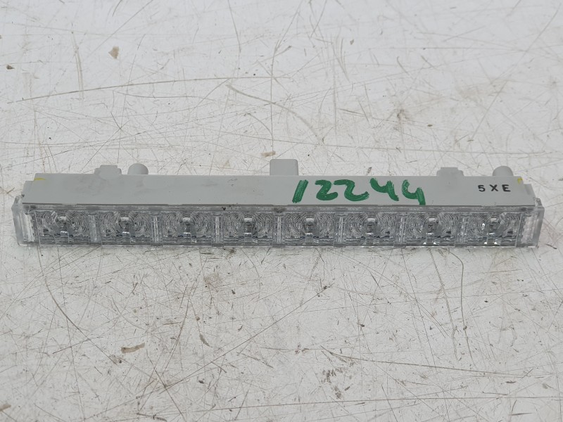 Recambio de luz central de freno para toyota yaris (_p21_, _pa1_, _ph1_) 1.5 (mxpa11) referencia OEM IAM 81006K0020  