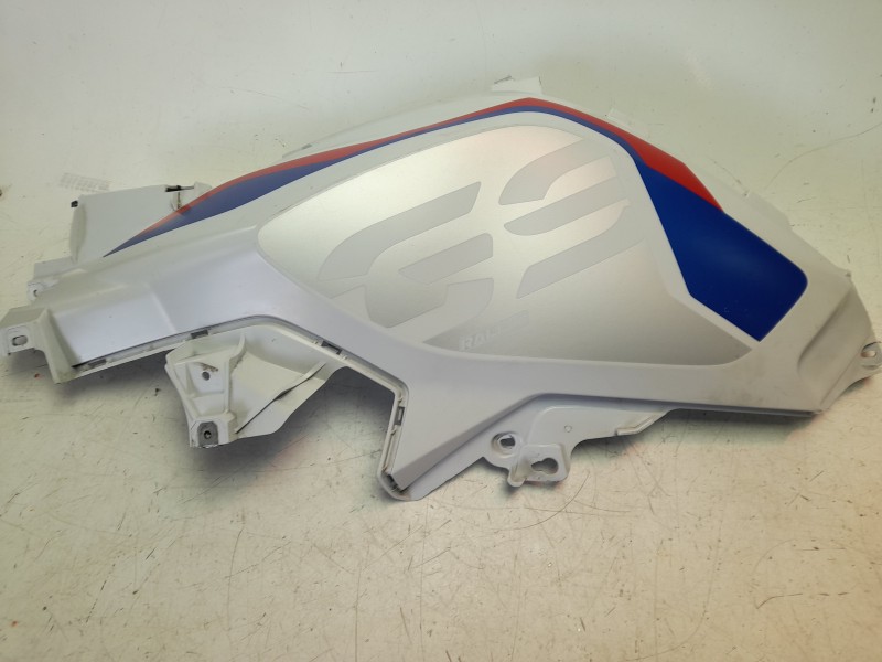 Recambio de moldura para bmw r 1250 r 1250 gs referencia OEM IAM 46638556635  