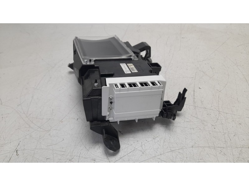 Recambio de pantalla multifuncion para toyota prius+ advance referencia OEM IAM 766491470  