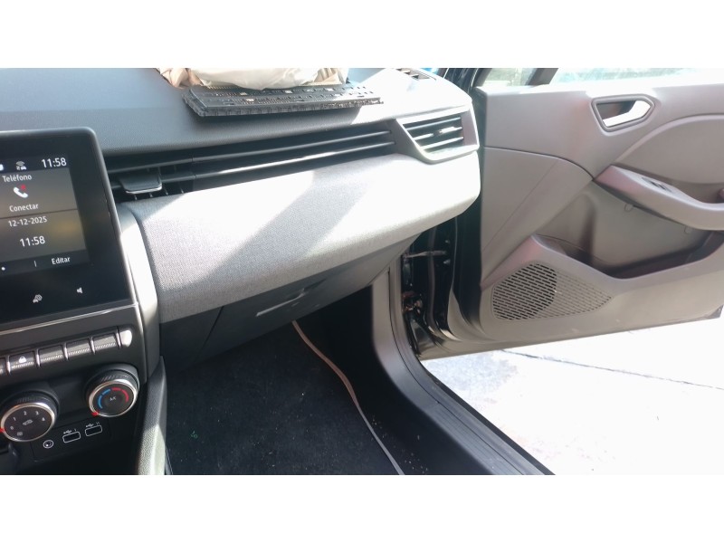 Recambio de guantera para renault clio v referencia OEM IAM   