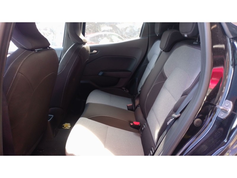 renault clio v del año 2024