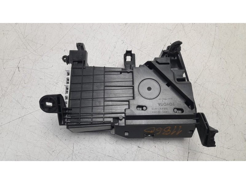 Recambio de pantalla multifuncion para toyota prius+ advance referencia OEM IAM 766491470  