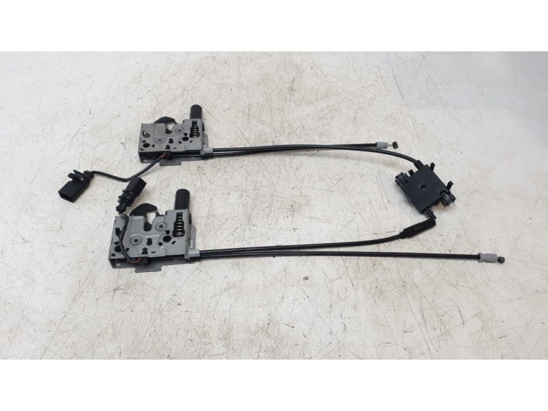 Recambio de cerradura capo para audi a1 sportback (gba) 30 tfsi referencia OEM IAM 82A823509A  