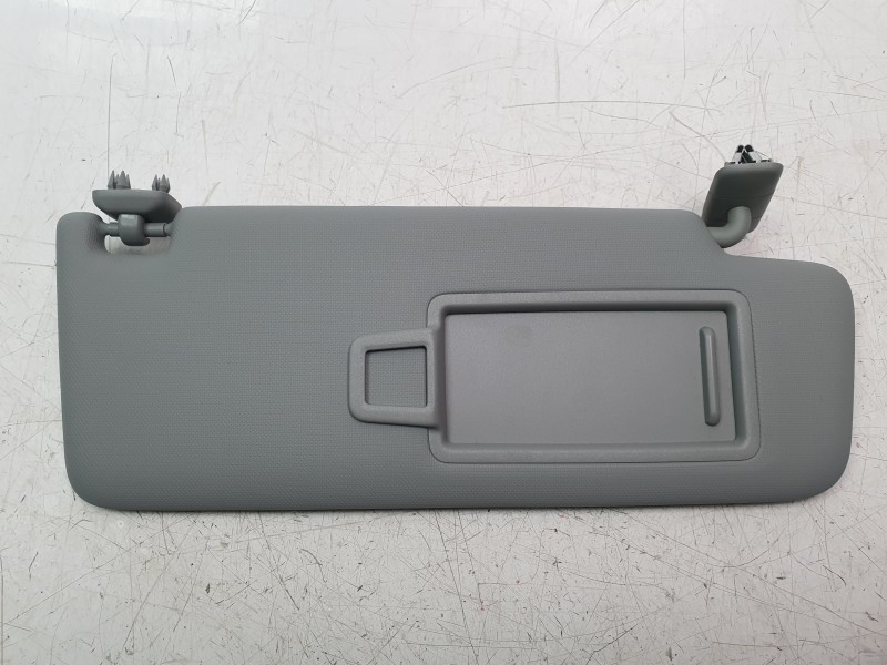 Recambio de parasol derecho para audi a1 sportback (gba) 30 tfsi referencia OEM IAM 82A857552K  