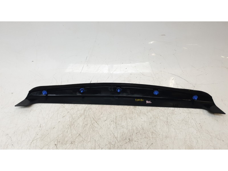Recambio de moldura para porsche 911 (typ 991) carrera 4s referencia OEM IAM 99150458500  