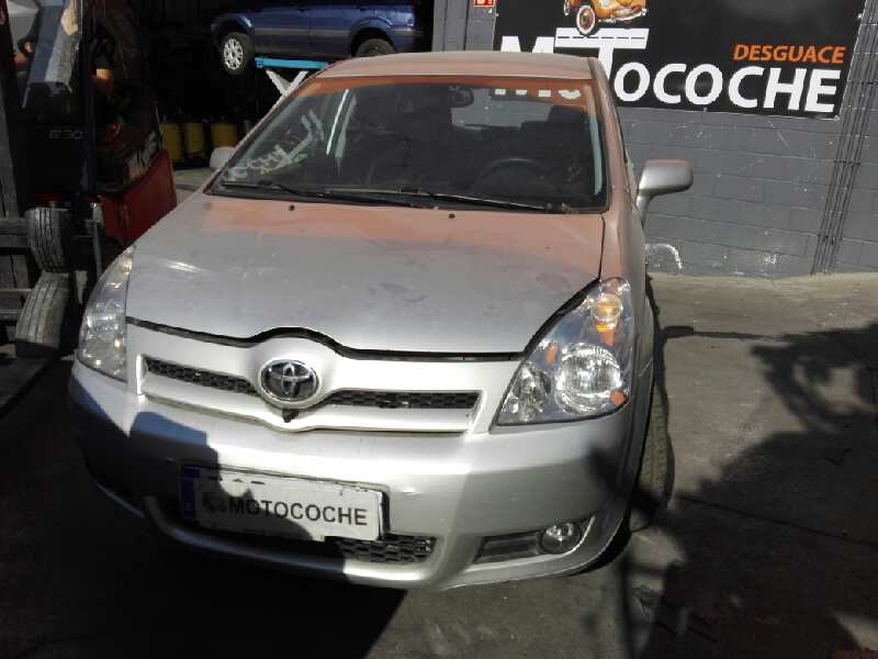 toyota corolla verso (r1) del año 2006