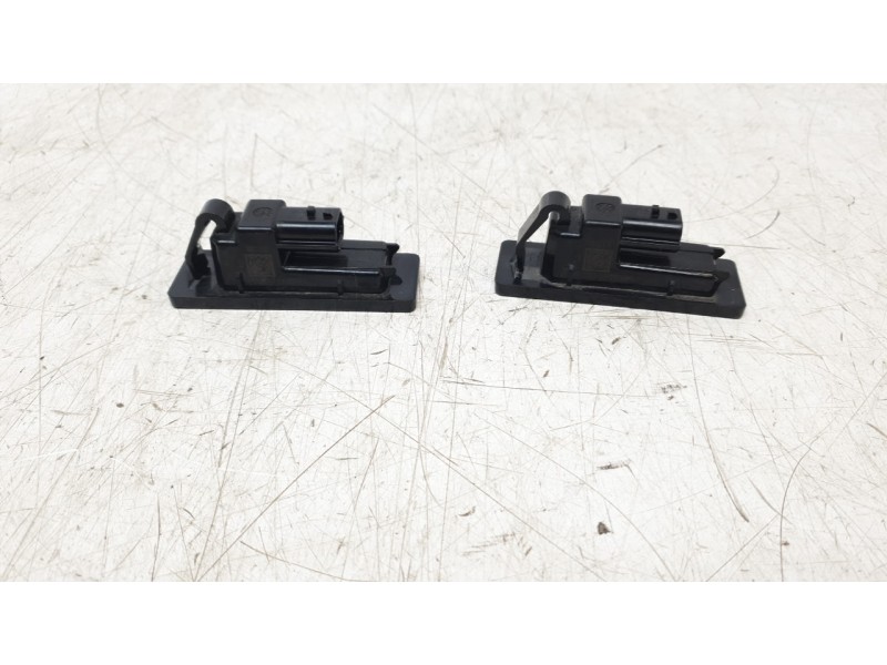 Recambio de piloto matricula para renault clio v referencia OEM IAM 265101139R  