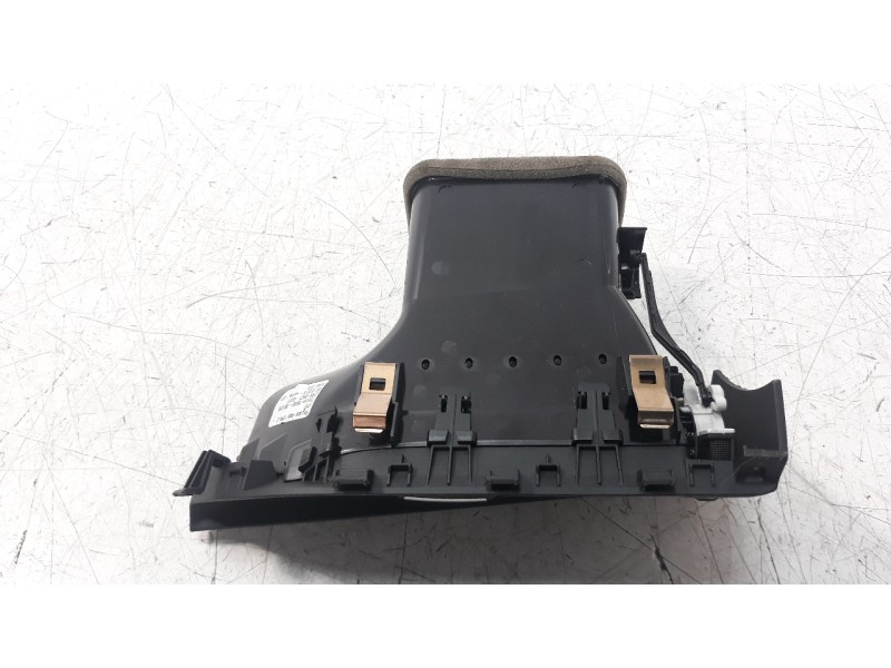 Recambio de rejilla aireadora para toyota avensis 1.8 16v cat referencia OEM IAM 5566005120  