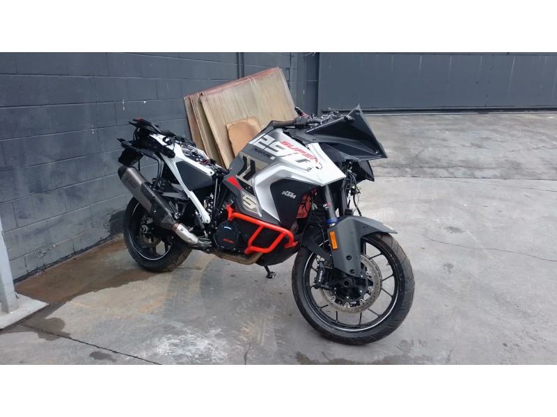 ktm super adventure del año 2024