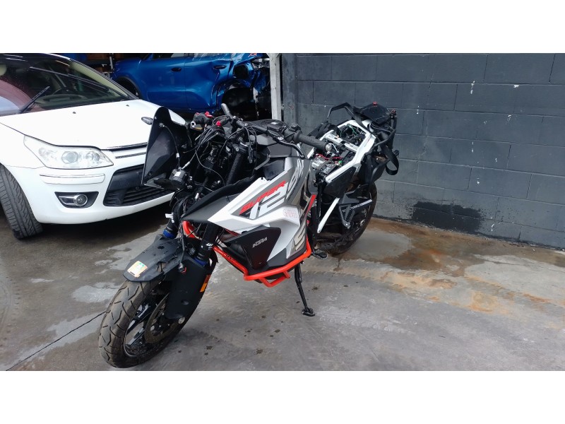 ktm super adventure del año 2024