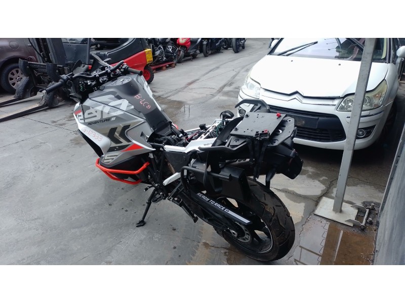 ktm super adventure del año 2024