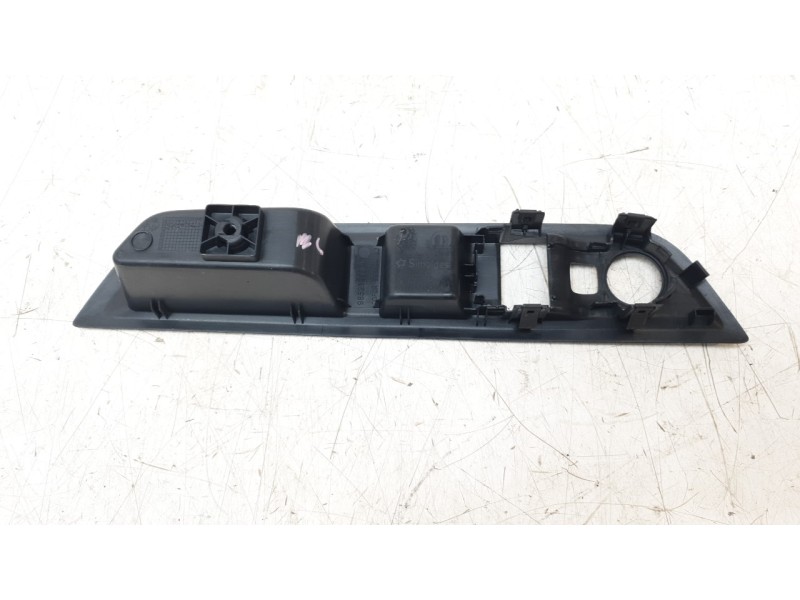 Recambio de moldura para citroën nuevo citroen c3 turbo 100 s&s 6v max nuevo citroen c3 turbo 100 s&s 6v max referencia OEM IAM 