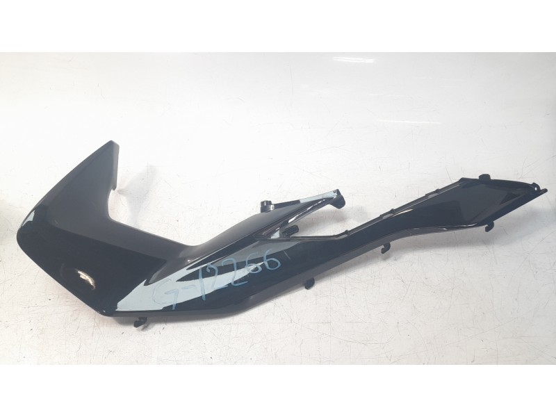 Recambio de moldura para honda forza forza 350 referencia OEM IAM 83620K0T000  