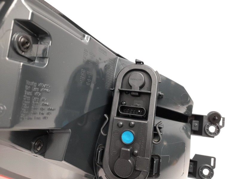 Recambio de piloto trasero derecho para bmw serie x1 (f48) referencia OEM IAM 63217350716 103F06381772 103F06381772 , 16204812 ,