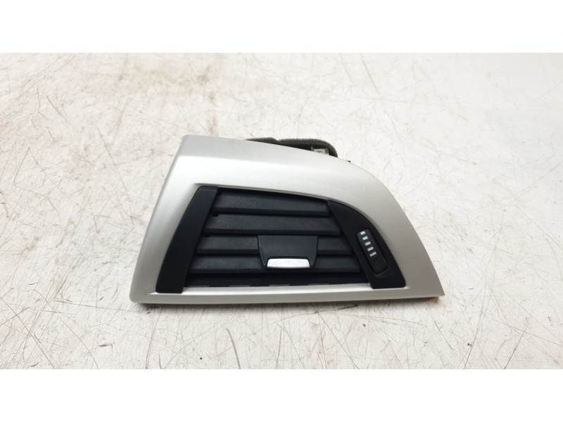 Recambio de aireador izquierdo para bmw 1 (f20) 118 d referencia OEM IAM 9205355  