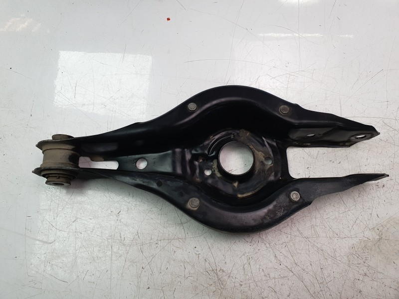 Recambio de brazo suspension superior trasero derecho para bmw 1 (f20) 118 d referencia OEM IAM 33326792541  