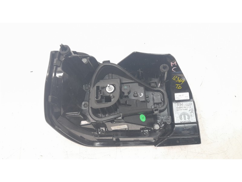 Recambio de piloto trasero derecho para citroën nuevo citroen c3 turbo 100 s&s 6v max nuevo citroen c3 turbo 100 s&s 6v max refe