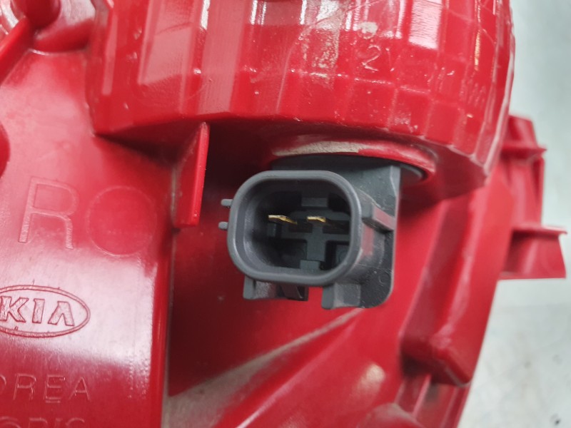 Recambio de piloto trasero derecho paragolpes para kia xceed 1.0 t-gdi 74 kw (100 cv) referencia OEM IAM 92406J7300  